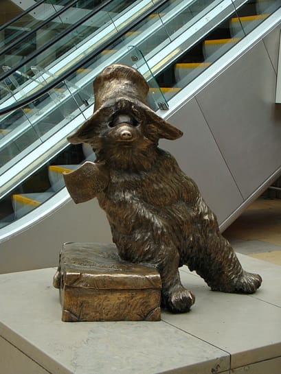 estatua paddington en padington station