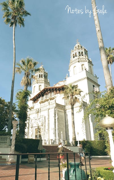 fachada principal hearst castle